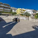 Family Friendly Seaside Nemira, Omis - 4277 Апартаменты *