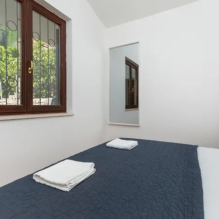 Family Friendly Seaside Nemira, Omis - 4277 Tice