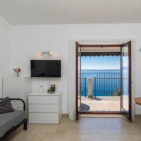 Apartment Family Friendly Seaside Nemira, Omis - 4277 Tice