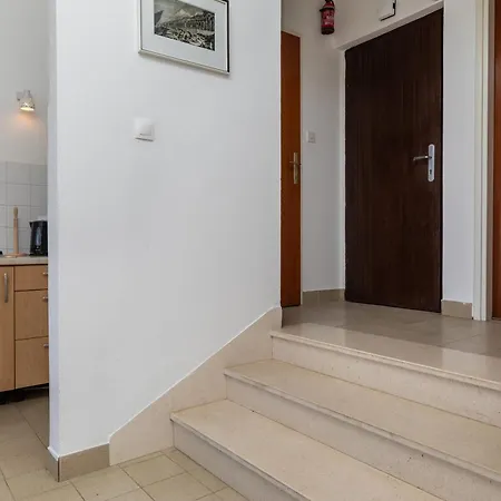 Апартаменты Family Friendly Seaside Nemira, Omis - 4277